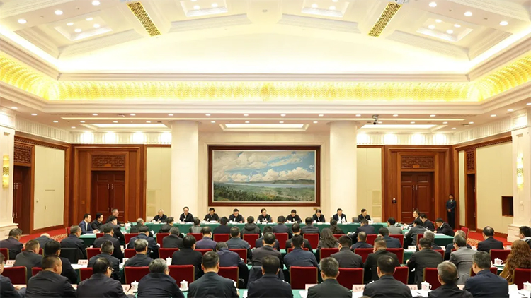 云南省委、、省当局进行民营企业座谈会，js3845金沙线路科技受邀参与